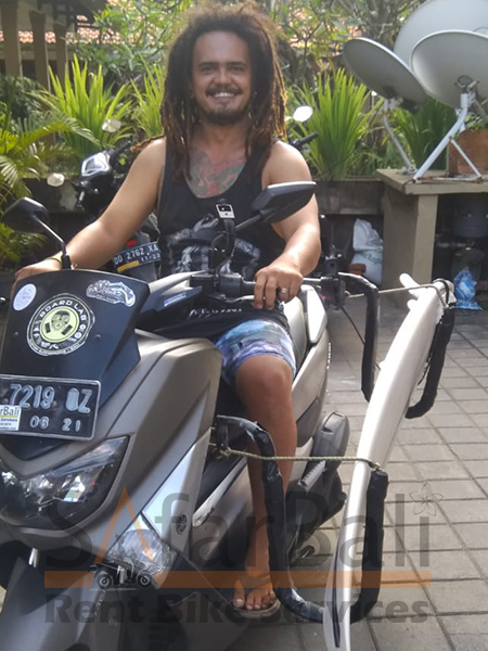 Safar Bali Rent Bike - Surf Rack Clients 2 Bali Scooter Equipped with Surf Rack for Beach and Surfing Trips