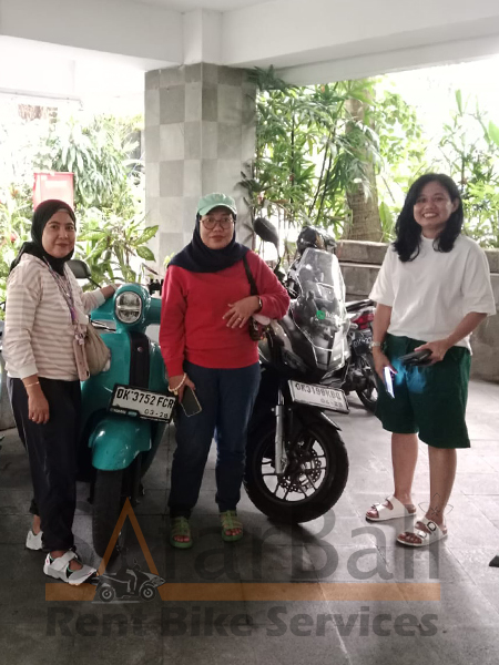 Safar Bali Rent Bike - Group Clients 4 Friends group posing with their rented scooters before exploring Bali.