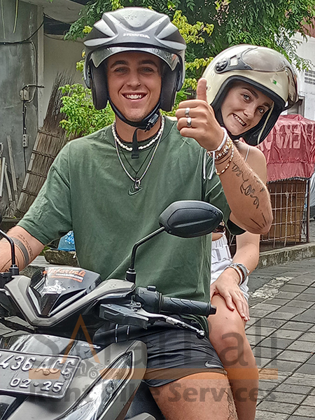 Safar Bali Rent Bike - Solo Clients 10 Solo tourist using a scooter rental in Bali for easy transportation.