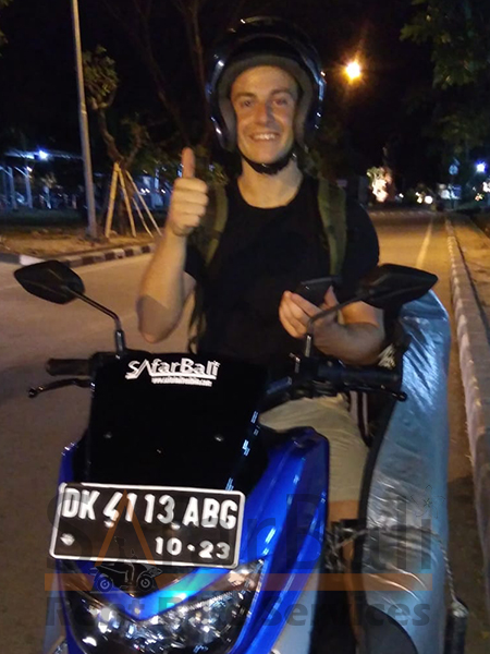 Safar Bali Rent Bike - Solo Clients 16 Single rider using scooter hire in Bali for island exploration.