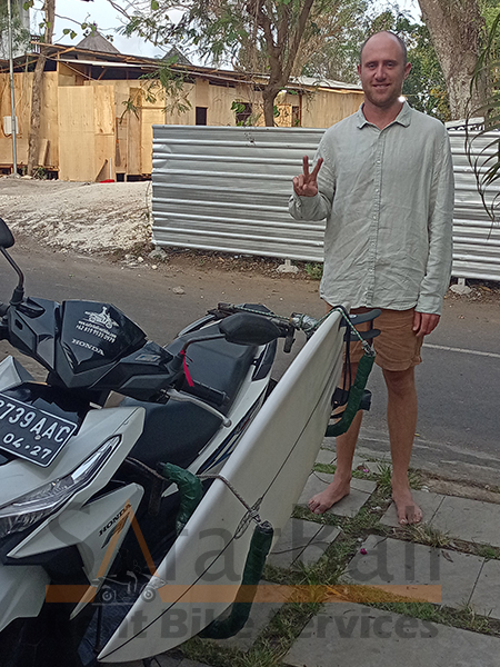 Safar Bali Rent Bike - Solo Clients 2 Solo tourist riding a Bali scooter rental from Safar Bali Rent Bike.
