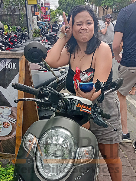 Safar Bali Rent Bike - Solo Clients 5 Tourist using Safar Bali Rent Bike solo scooter rental for Bali sightseeing.